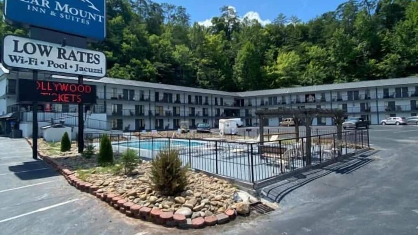 Bear Mount Inn & Suites